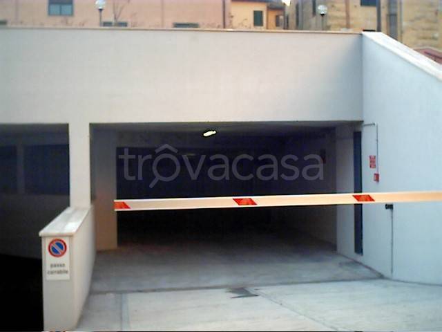 Garage in vendita a Bracciano via Claudia, 10
