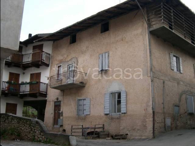 Casa Indipendente in vendita ad Altopiano della Vigolana via degli Orti, 13