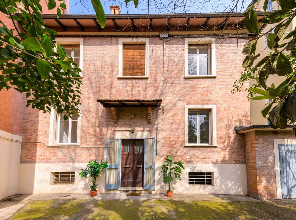 Casa Indipendente in vendita a Bologna viale Giosuè Carducci, 18