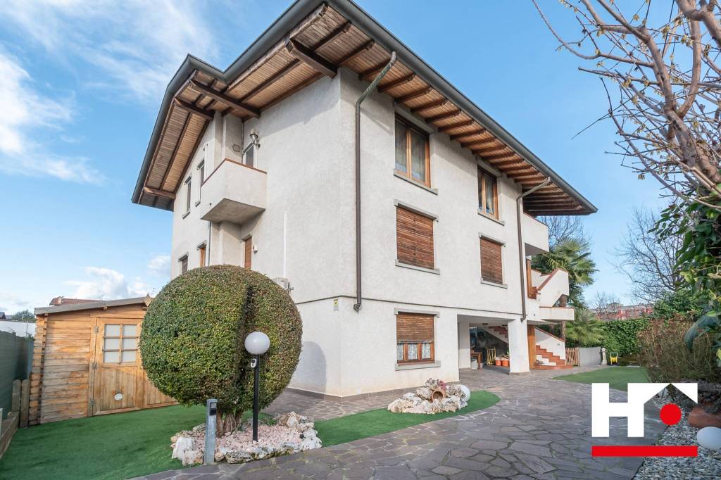 Villa Bifamiliare in vendita a Stezzano via Gerole, 4