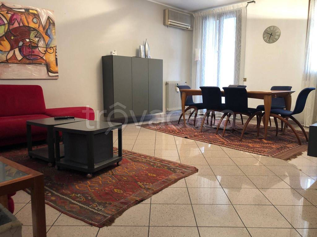 Appartamento in in vendita da privato a Rovigo via Giosuè Carducci, 19