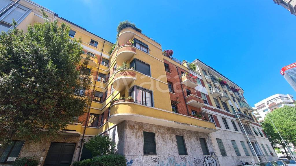 Appartamento in affitto a Milano via Monte Leone
