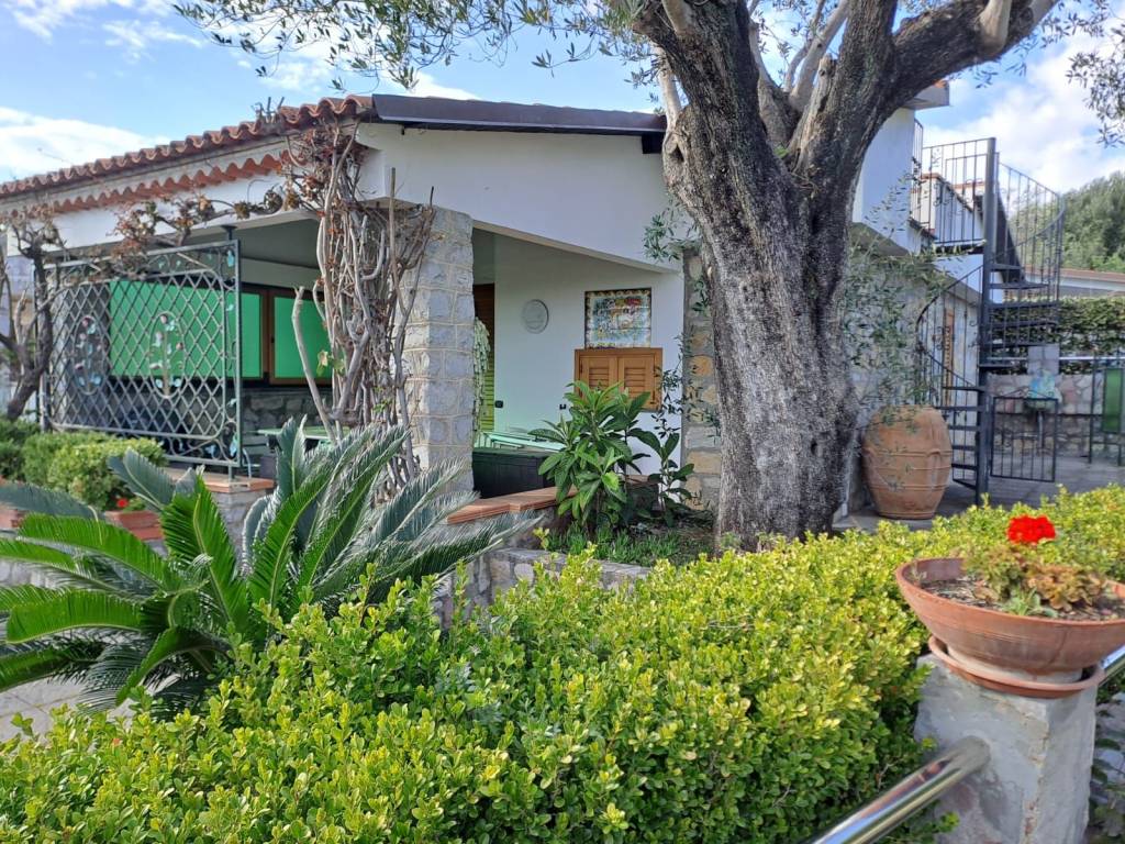 Villa in vendita a Camerota via Sirene, 41