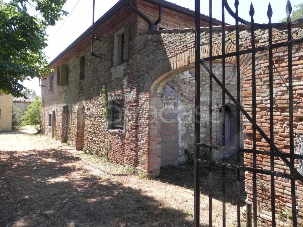 Casale in vendita a Santarcangelo di Romagna