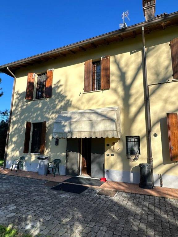Villa Bifamiliare in vendita a Bologna via Casteldebole, 33