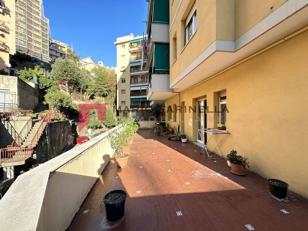 Appartamento in vendita a Genova via Donghi, 42