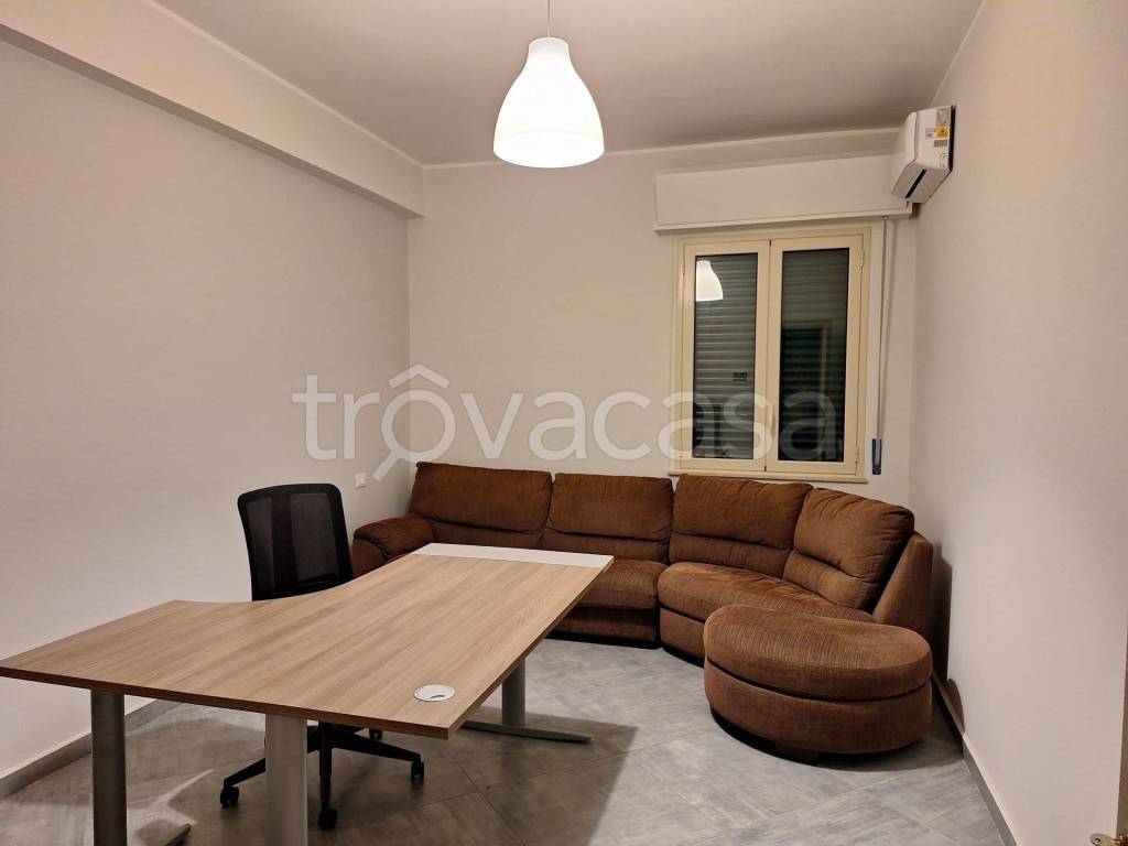Ufficio in in affitto da privato ad Acireale via Vittorio Alfieri, 4