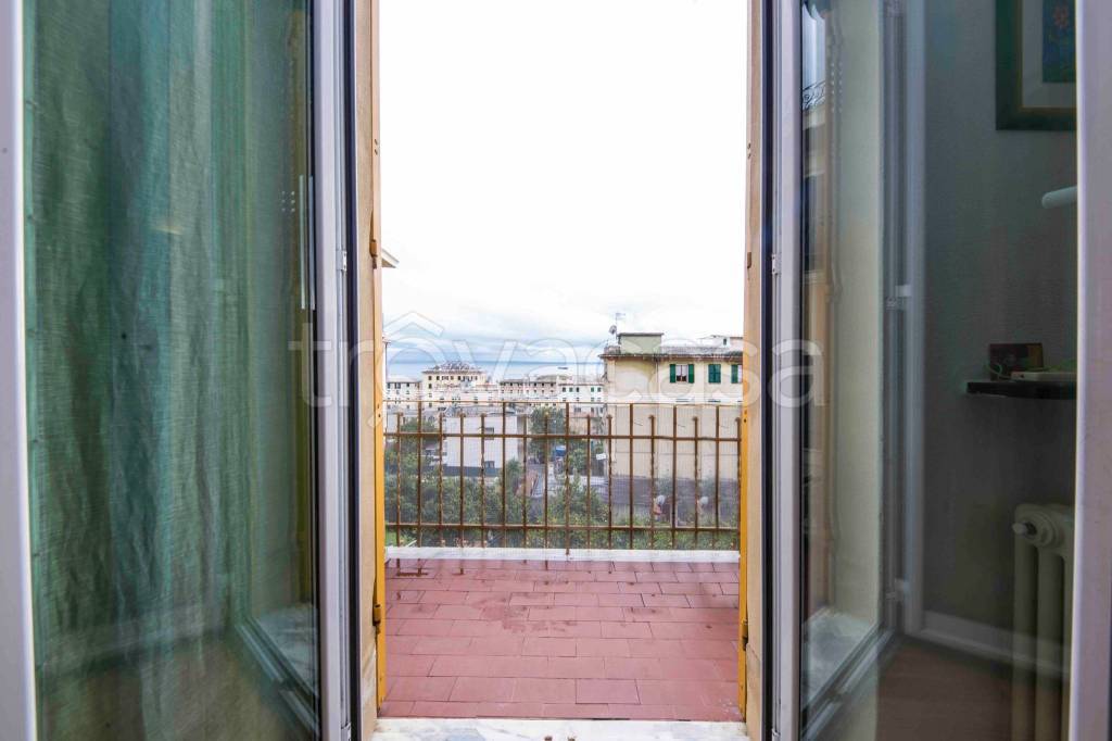 Appartamento in vendita a Genova via Ernesto Cabruna