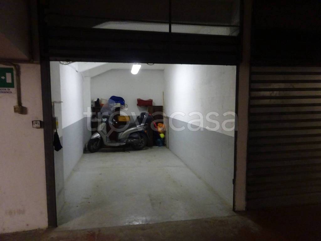 Garage in vendita a Genova via Gian Domenico Cassini