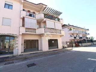 Garage in affitto a casapulla via michela lieto, 180