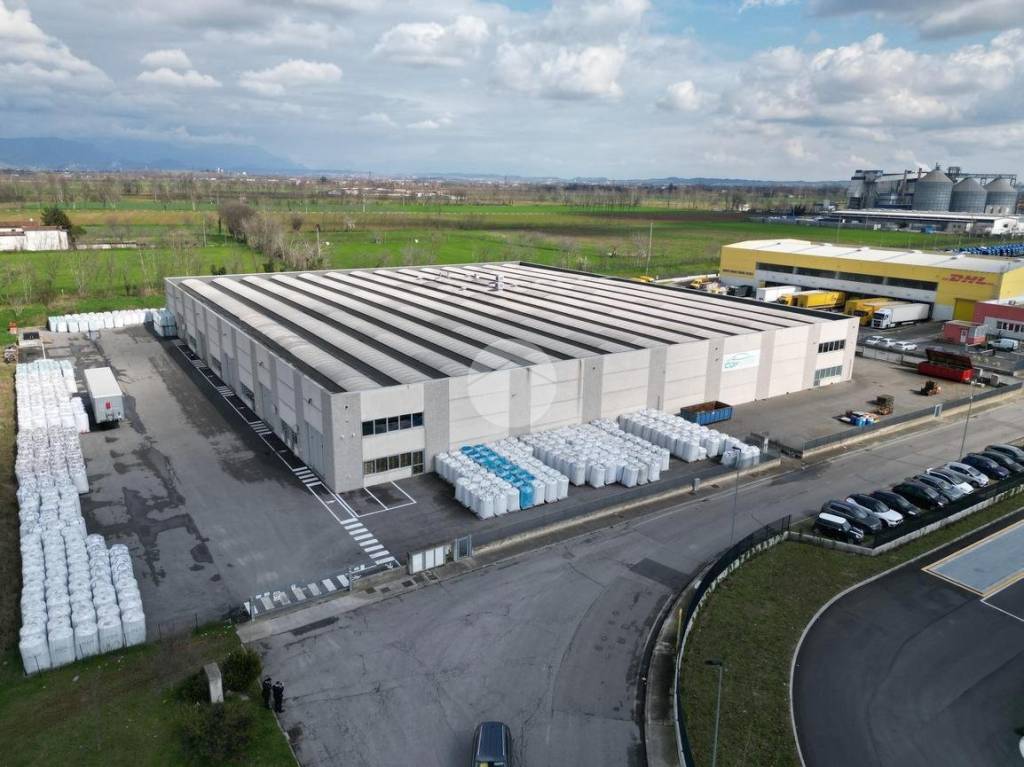 Capannone Industriale in vendita a Castenedolo via Vulcania, 40