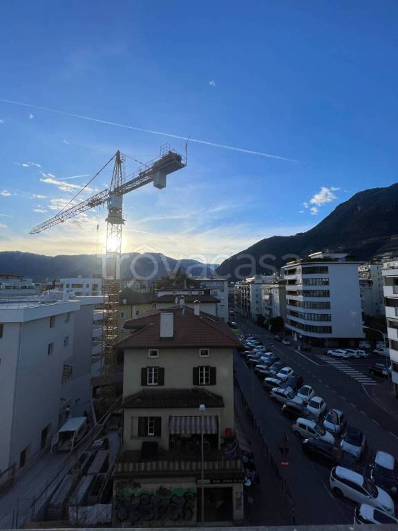 Appartamento in vendita a Bolzano via Cesare Battisti
