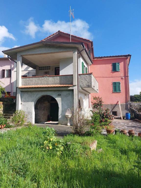 Villa a Schiera in vendita a Calice al Cornoviglio
