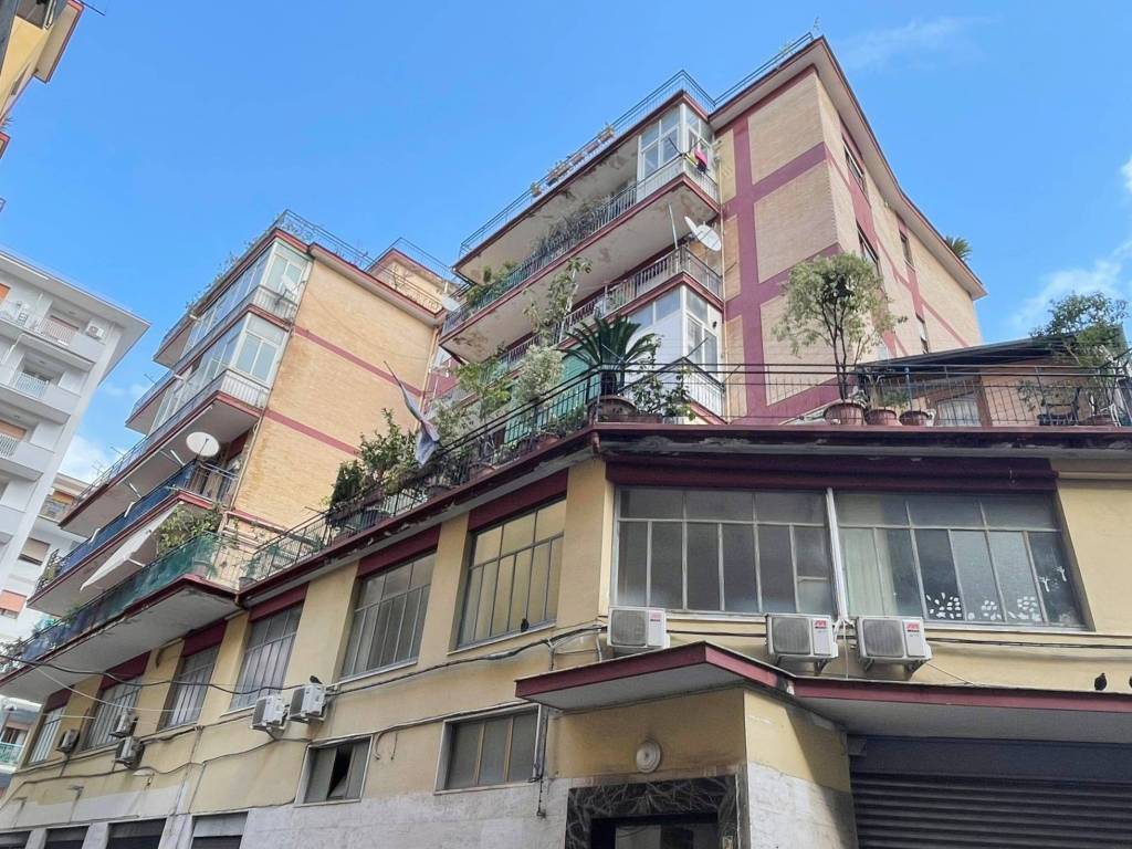 Appartamento in vendita a Castellammare di Stabia via Pietro Carrese