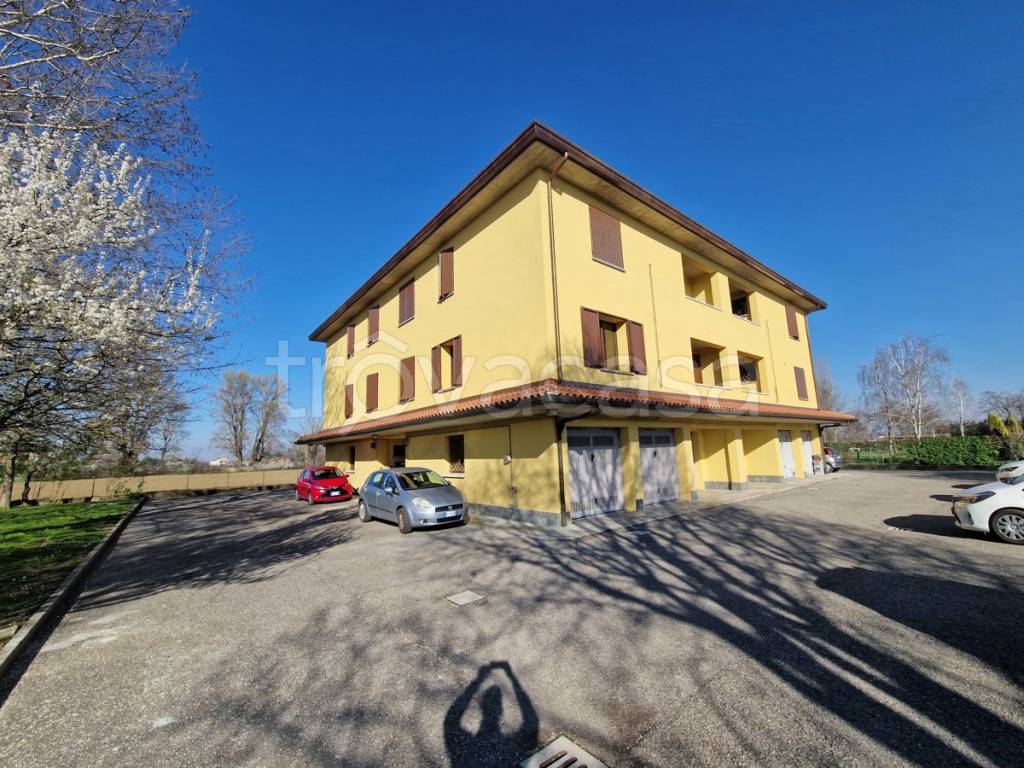 Appartamento in vendita a Zola Predosa via Michelangelo Buonarroti, 60