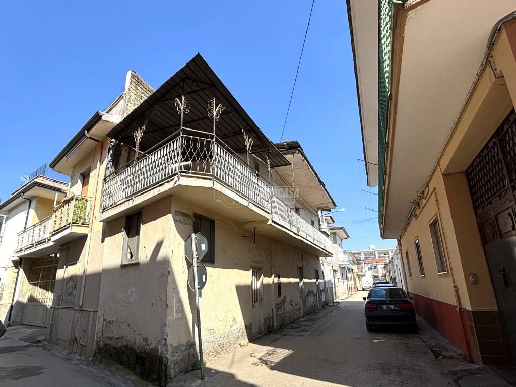 Casa Indipendente in vendita a Lusciano via Donizetti 1