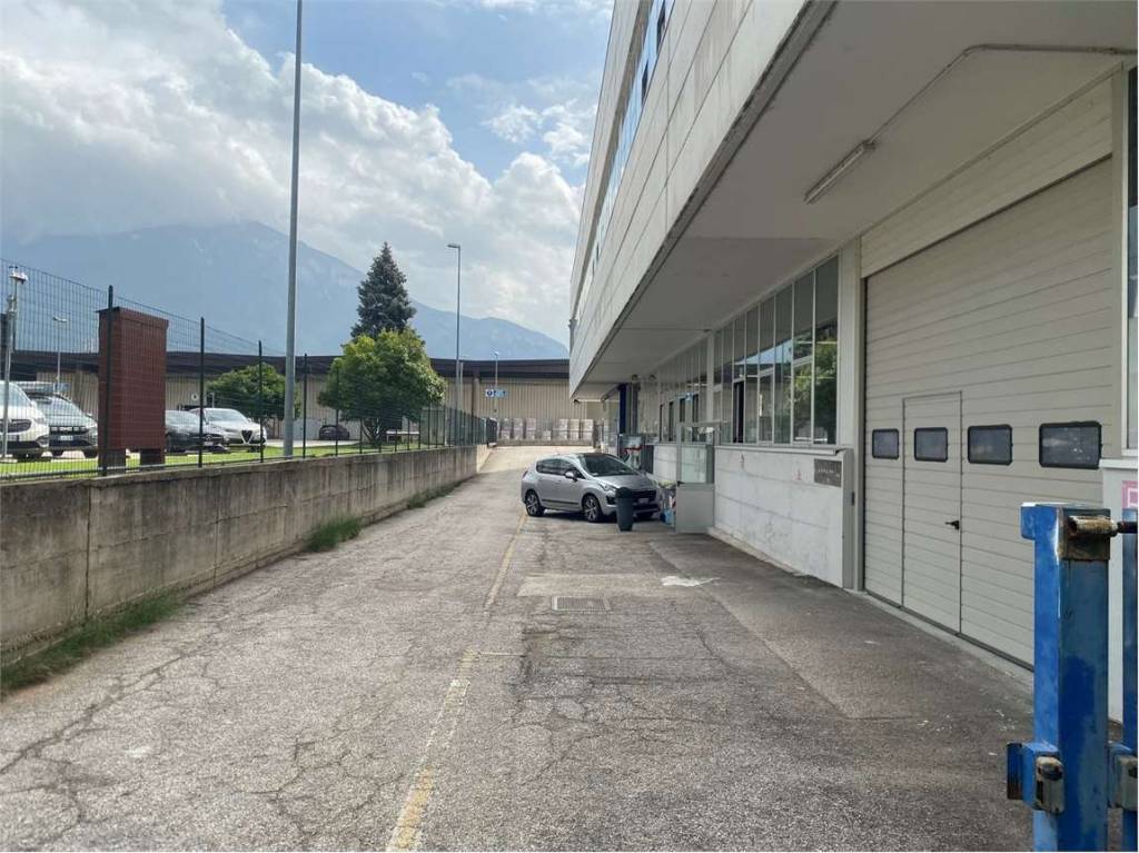Capannone Industriale in vendita a Trento via Fersina