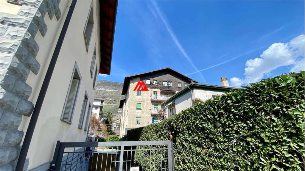 Appartamento in vendita ad Aosta corso saint martin de corleans, 182