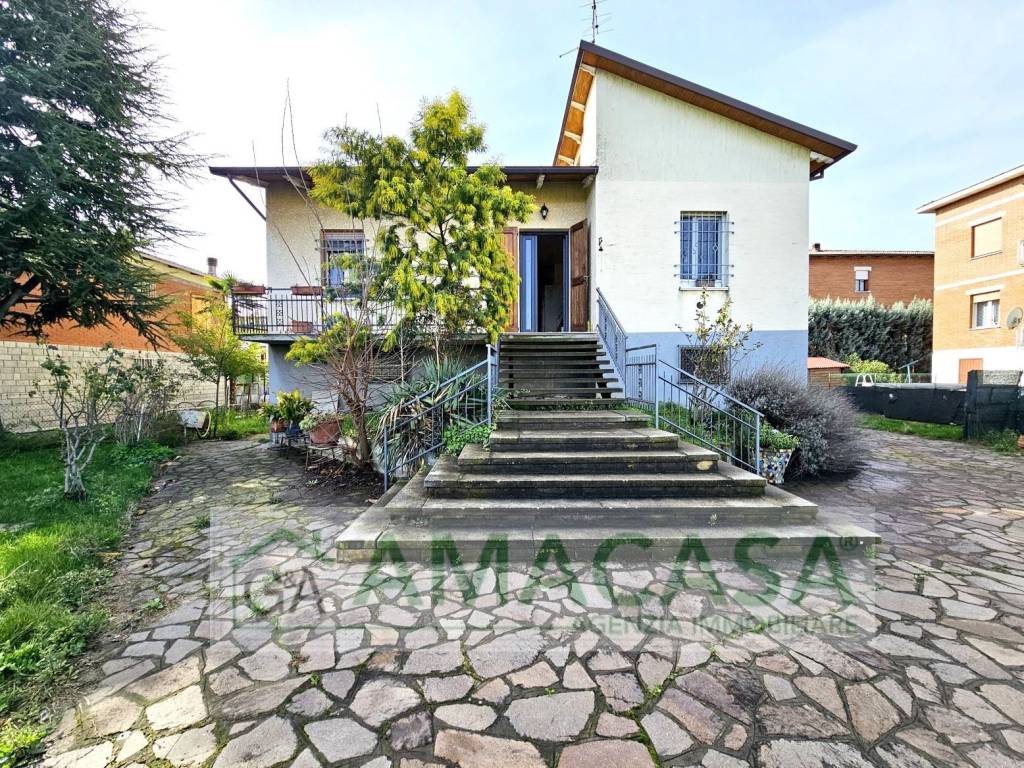 Villa in vendita a Sassuolo piazza Martiri Partigiani, 88