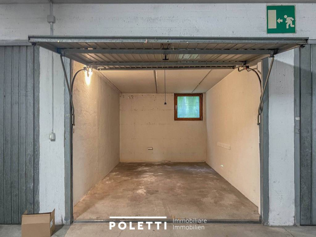 Garage in affitto a Merano via 30 Aprile, 9