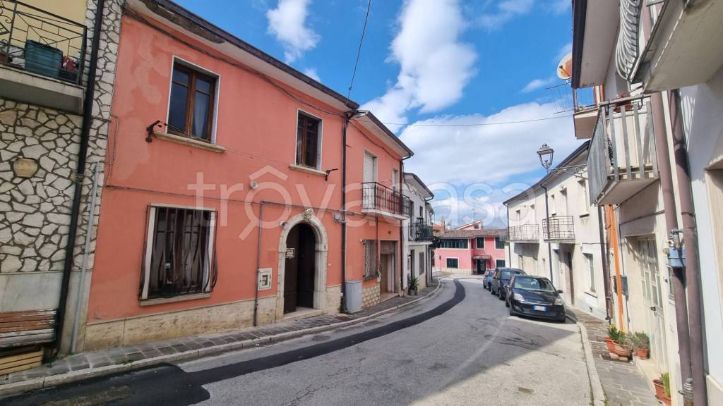 Casa Indipendente in vendita a Sturno via san francesco, 11