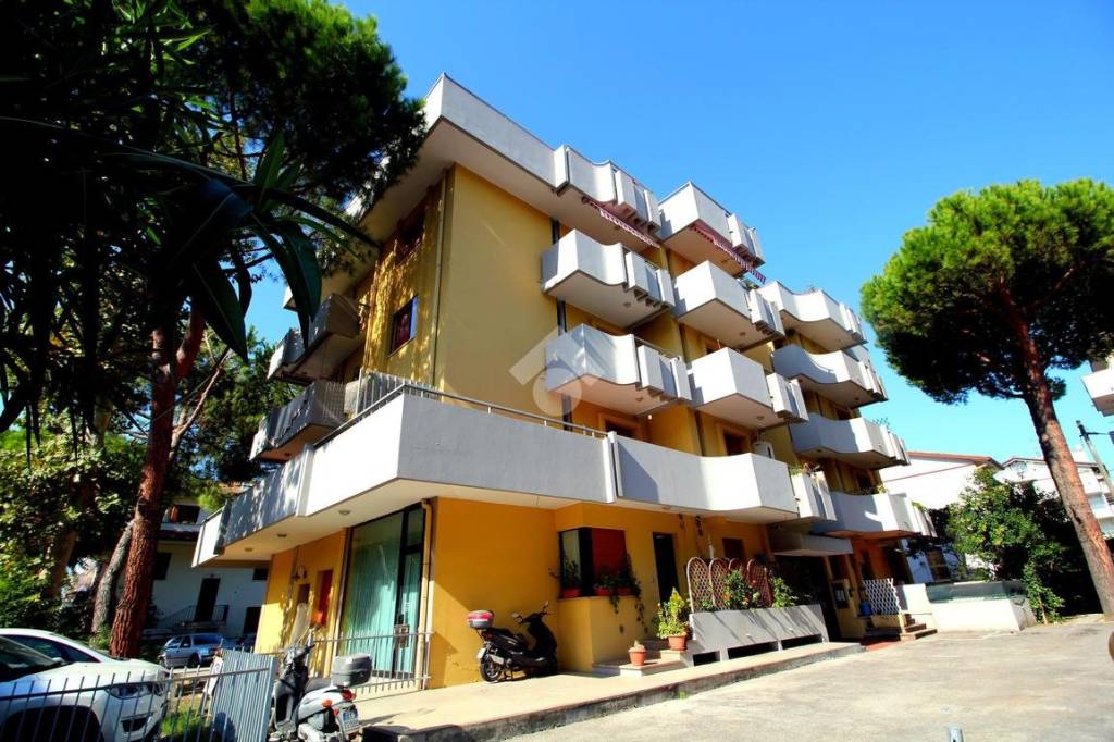 Appartamento in vendita a Rimini viale Londra, 3