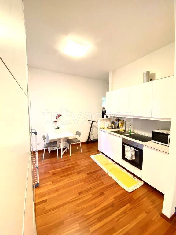 Appartamento in in affitto da privato a Milano via Messina, 57