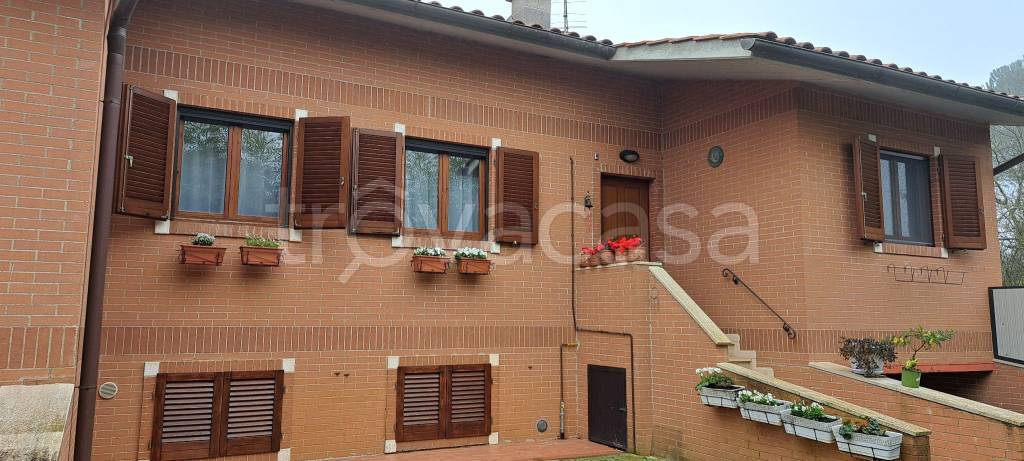 Villa a Schiera in in vendita da privato a Colle di Val d'Elsa strada di Selvamaggio, 72c