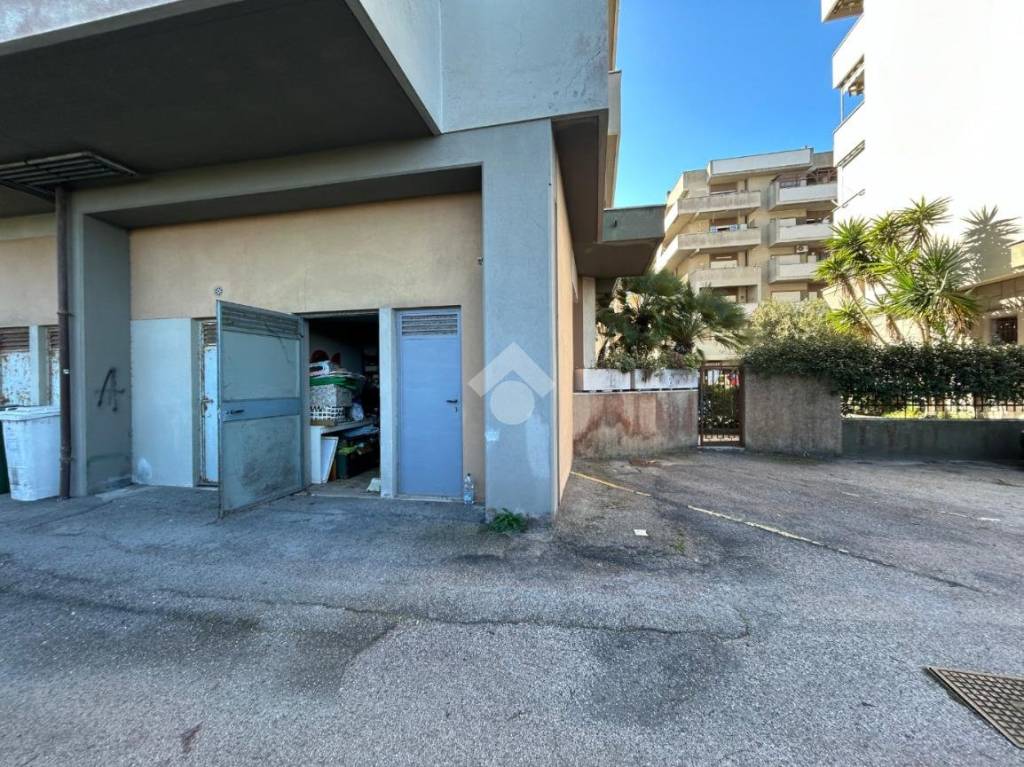 Garage in vendita a Nettuno via Ennio Visca, 35