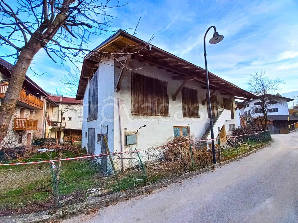 Casa Indipendente in vendita a Castel Ivano strada Provinciale di Samone