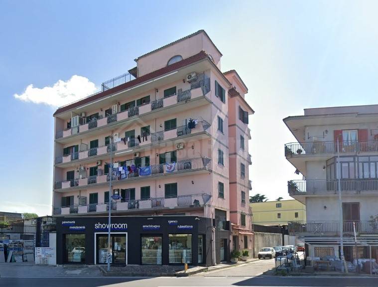 Appartamento in affitto a Napoli via del Cassano, 268