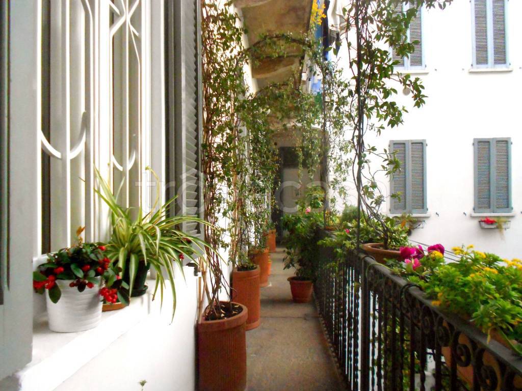 Appartamento in affitto a Milano via Antonio Rosmini, 9