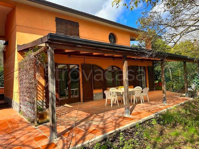 Villa Bifamiliare in vendita a Perugia via Antonio Salandra, 48