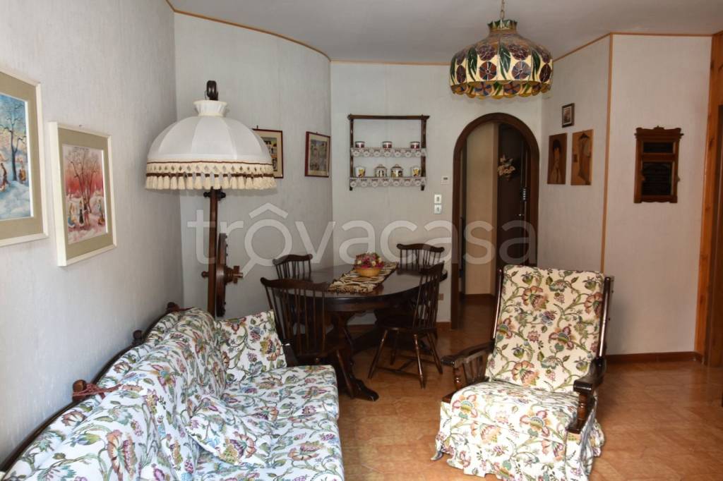 Appartamento in vendita a Roccaraso via Dante Alighieri