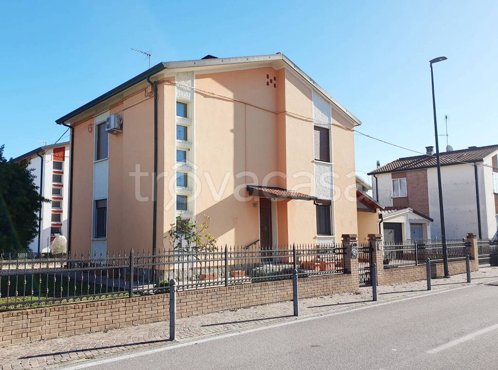 Villa in vendita a San Bellino via Codosa, 2