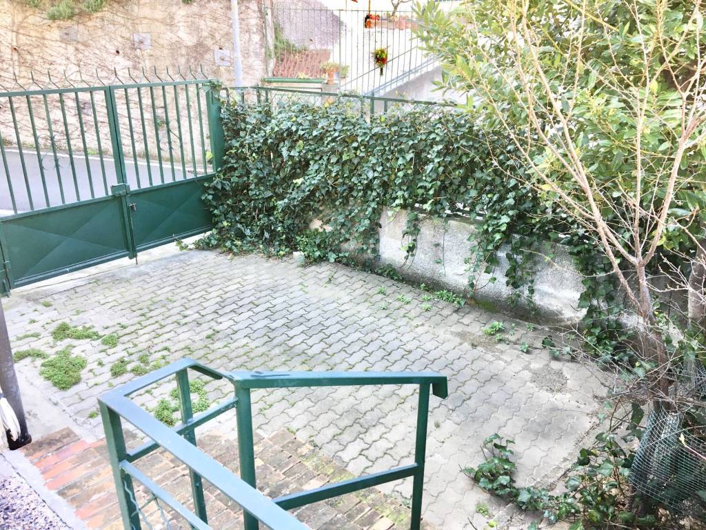 Appartamento in affitto ad Albissola Marina via Filippo Gentile, 35