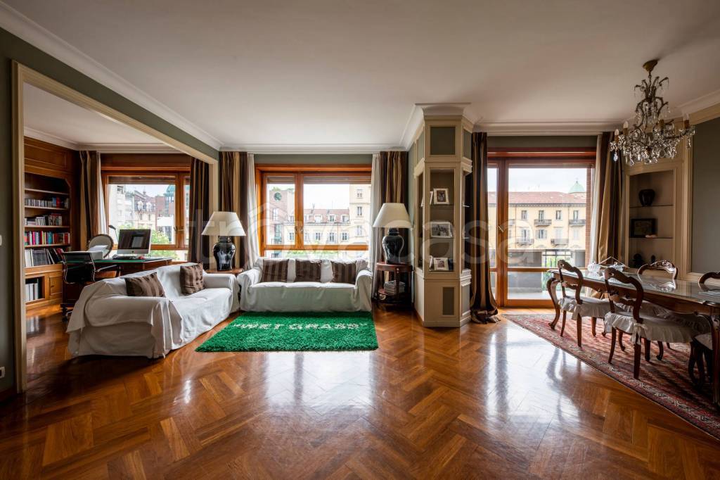 Appartamento in affitto a Torino corso Re Umberto, 26