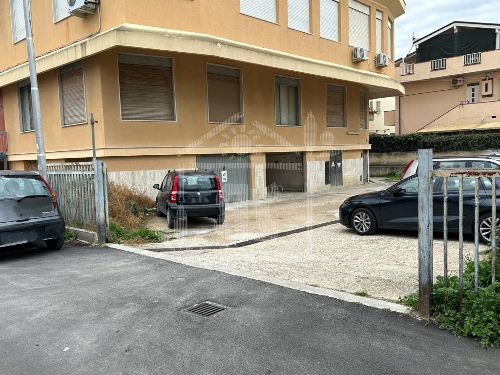 Garage in vendita a Montesilvano corso Umberto I