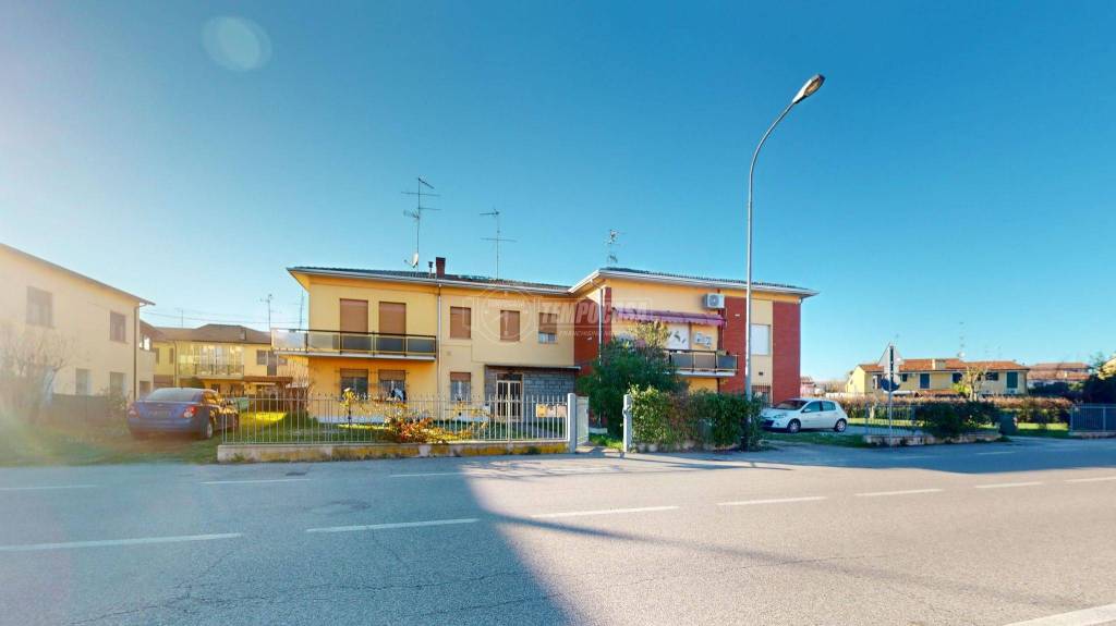 Appartamento in vendita a Terre del Reno via Fausto Coppi, Dosso 6