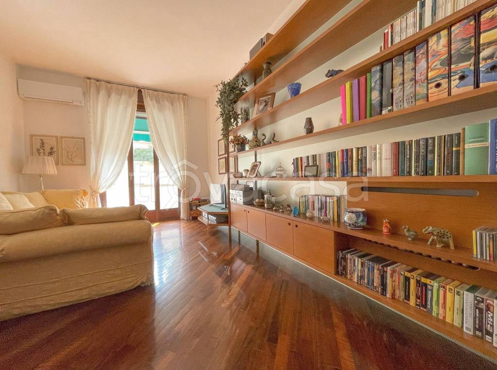 Appartamento in affitto a Milano via Giulio Uberti, 24