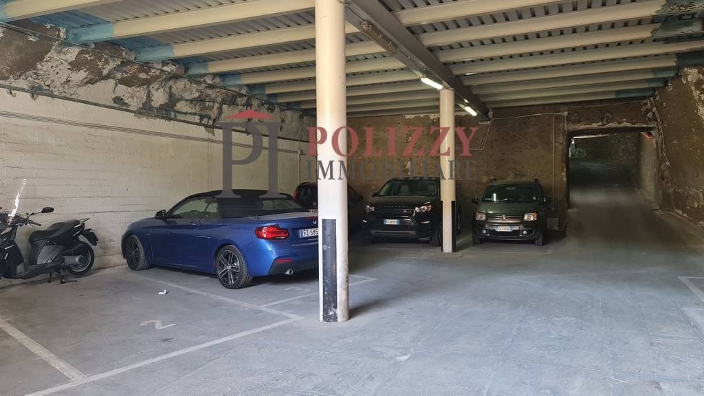 Posto Auto in vendita a Napoli via Orazio