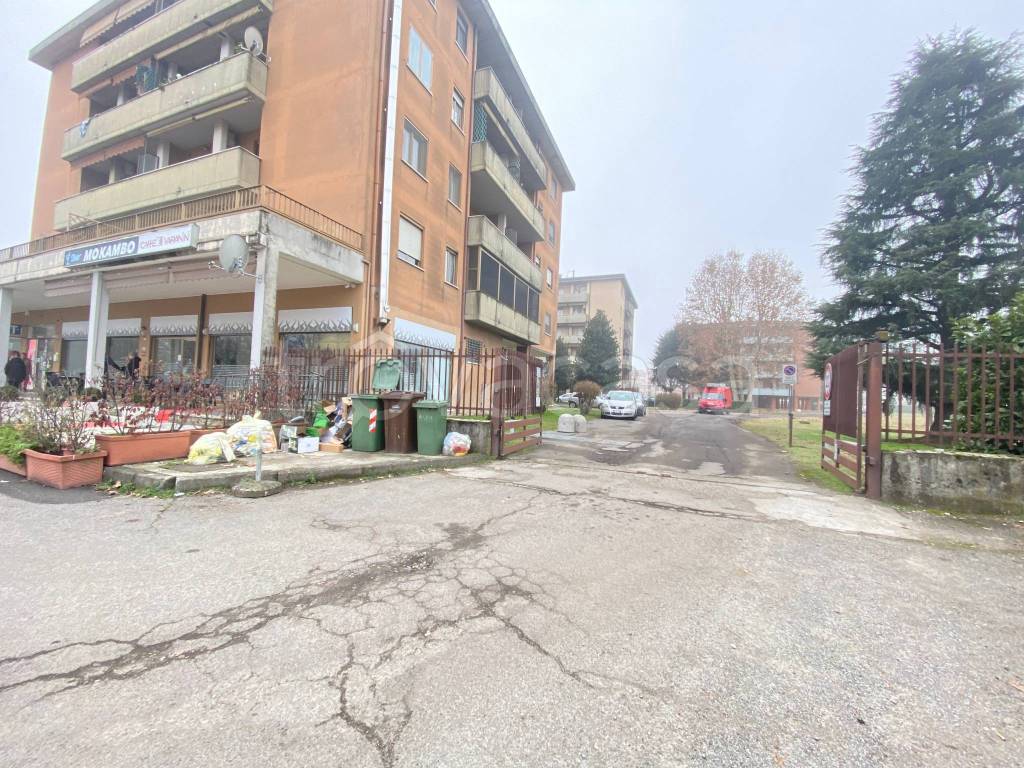 Garage in affitto a Tavazzano con Villavesco via 1 Maggio, 39