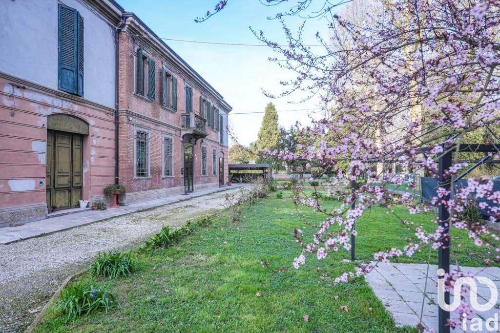 Appartamento in vendita a Ferrara via Comacchio