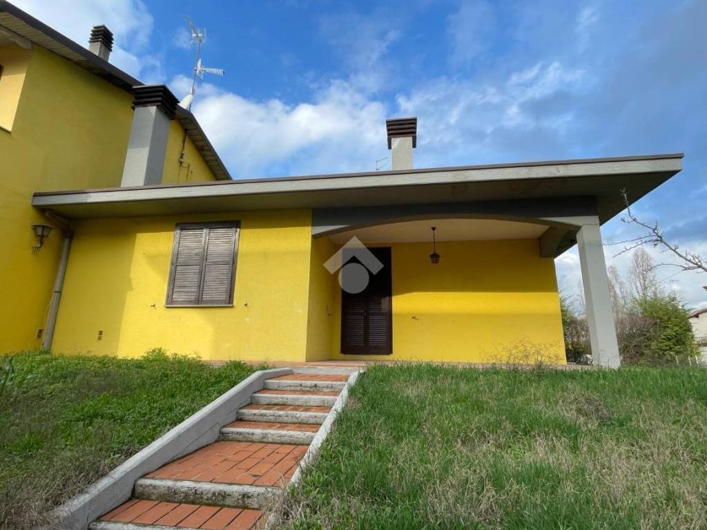 Villa a Schiera in vendita a Reggio nell'Emilia via Nagy