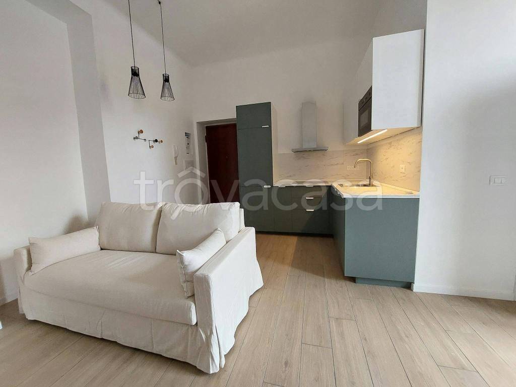 Appartamento in affitto a Milano via Cardinale Giuseppe Mezzofanti