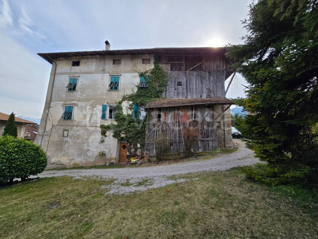 Casa Indipendente in vendita a Cles frazione Dres, 27