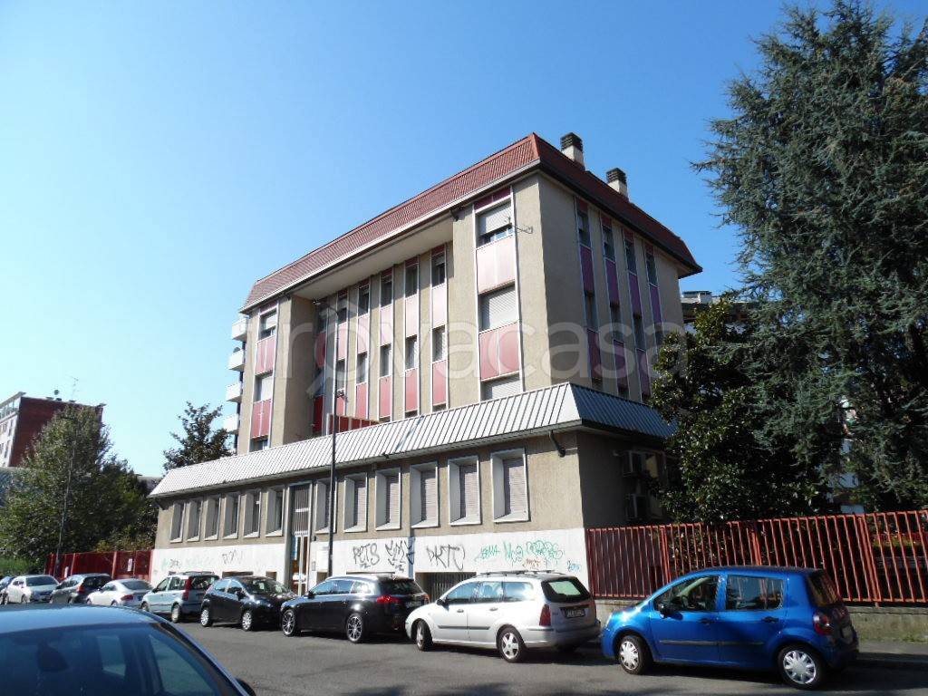 Ufficio in affitto a Milano via Giuseppe Maria Giulietti, 8