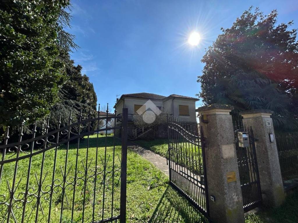 Villa in vendita ad Arquà Polesine via Stazione, 200