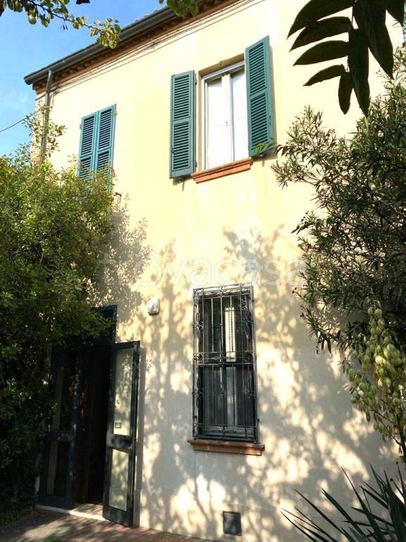 Casa Indipendente in affitto a Ferrara via dei Baluardi