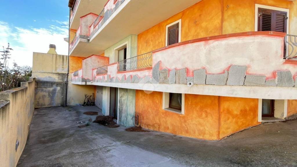 Garage in vendita a Valledoria via Giuseppe Mazzini, 52